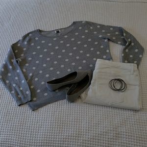 Old Navy size XXL Gray sweater with white dots